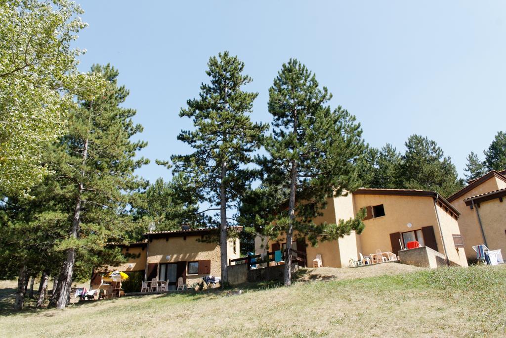 Hotel Vvf Drome Provence Montbrun-les-Bains Zewnętrze zdjęcie