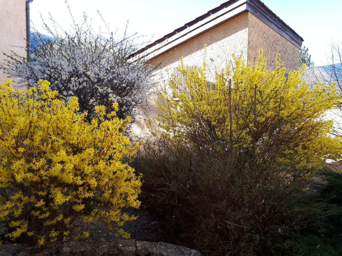 Hotel Vvf Drome Provence Montbrun-les-Bains Zewnętrze zdjęcie