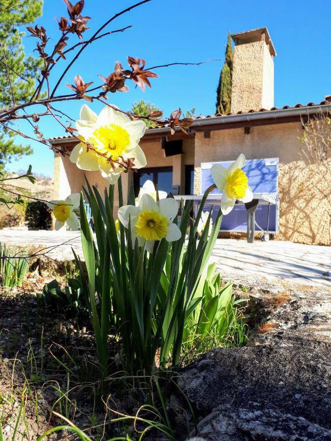 Hotel Vvf Drome Provence Montbrun-les-Bains Zewnętrze zdjęcie